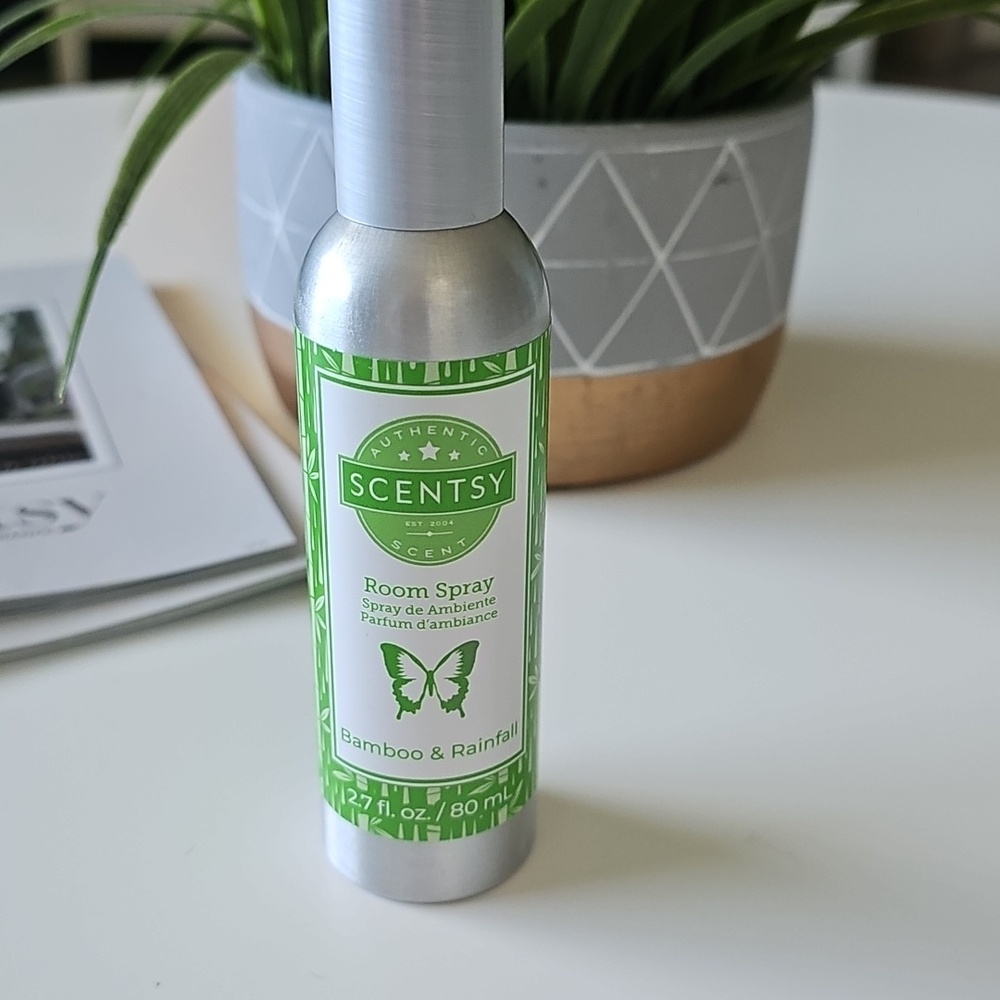 Scentsy Bamboo Rainfall Room Spray 2.7 Fl Oz 80ml - Picture 3 of 3